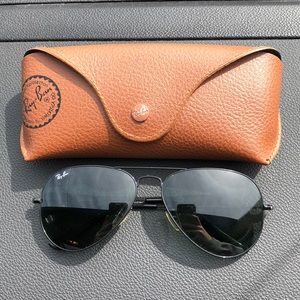 Ray-Ban Aviators!